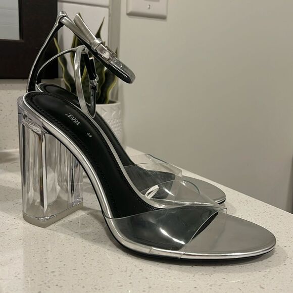 Zara • Silver wide heel vinyl sandals - Picture 3 of 10